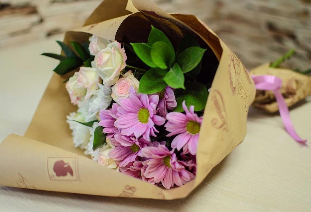 Букет цветов из: Розы и Хризантемы в Орске