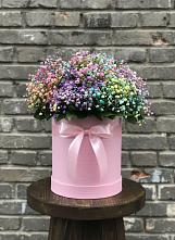 Цветочная композиция из Гипсофила и Розы в шляпной коробке в Орске