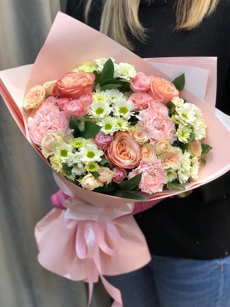 Букет цветов из: Гвоздики, Розы и Хризантемы в Орске