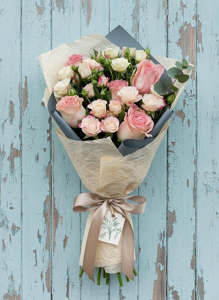 Букет цветов из: Розы в Орске