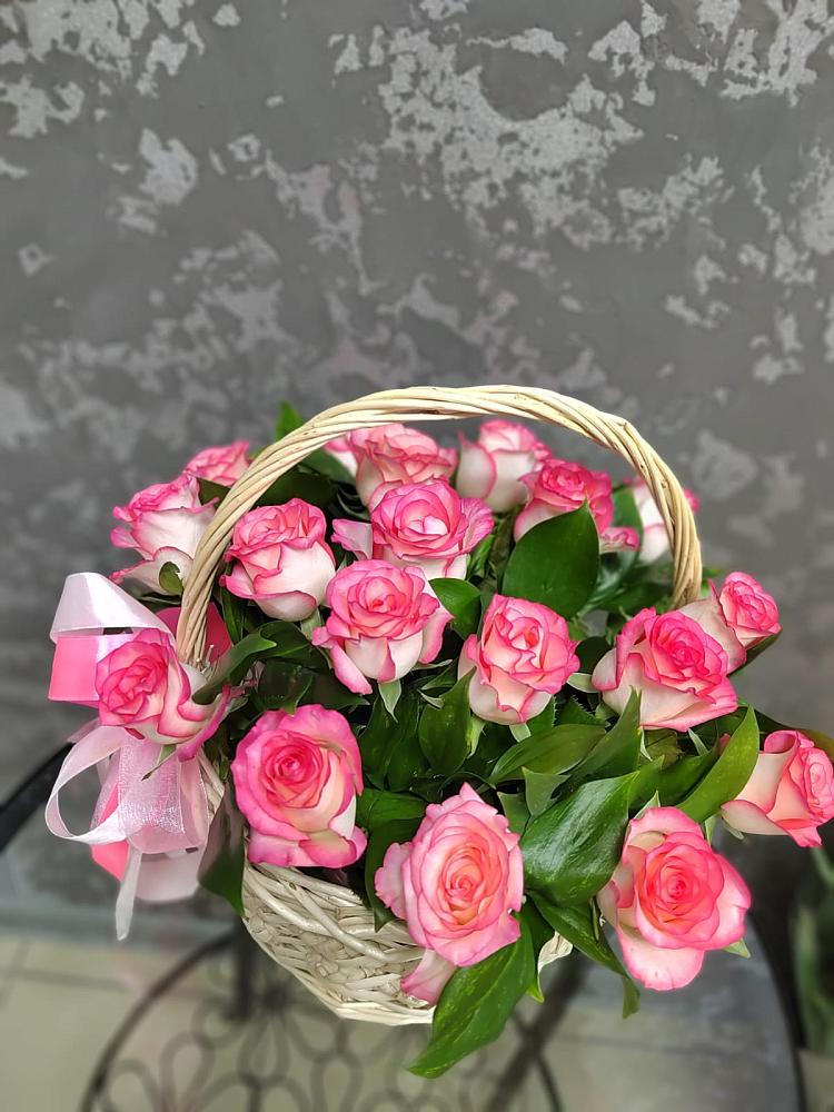 Цветочная композиция из Розы в корзине в Орске