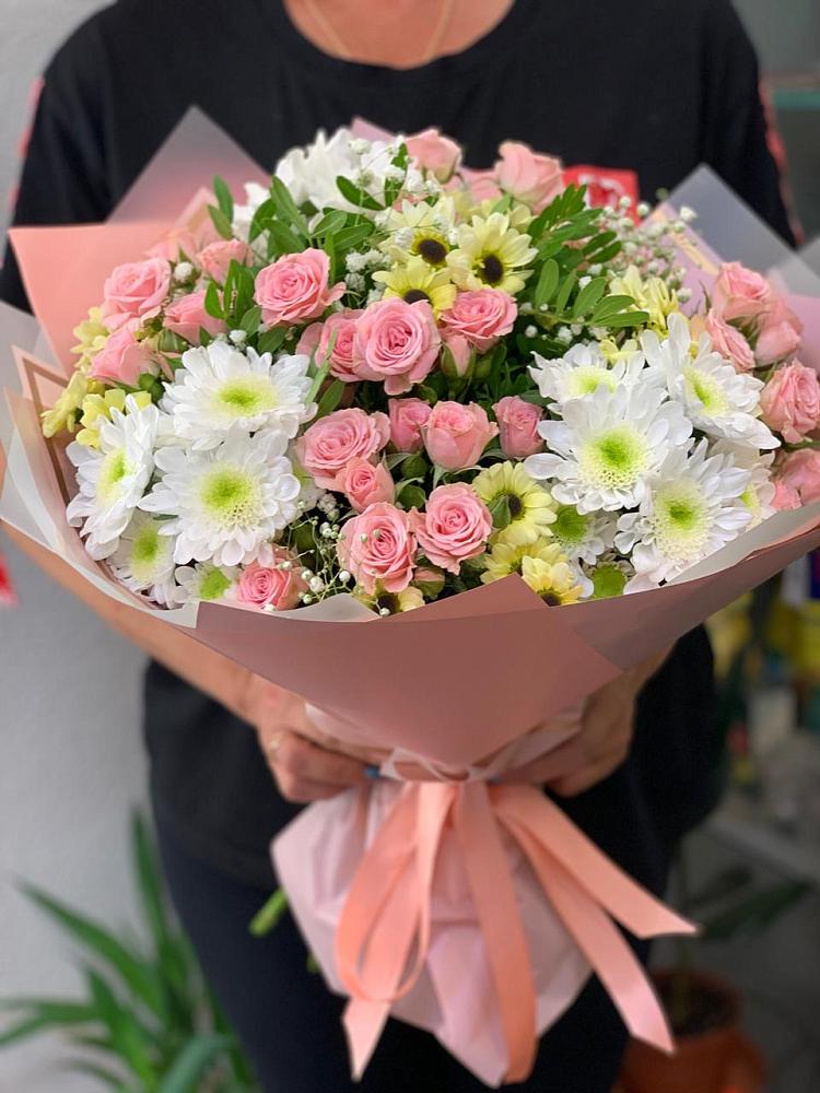 Букет цветов из: Розы и Хризантемы в Орске