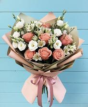 Букет цветов из:  Розы, Альстромерии и Лизиантусы в Орске