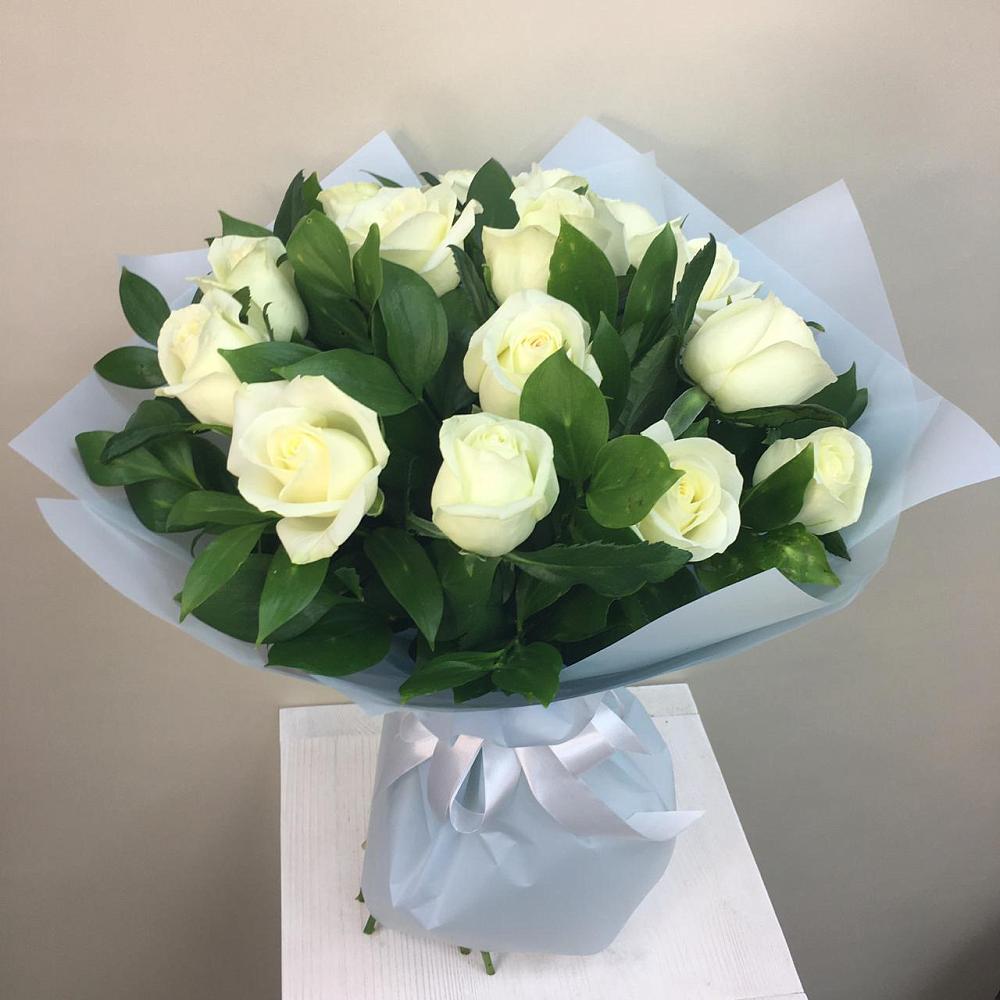 Букет 15 Белых роз Проуд в Орске