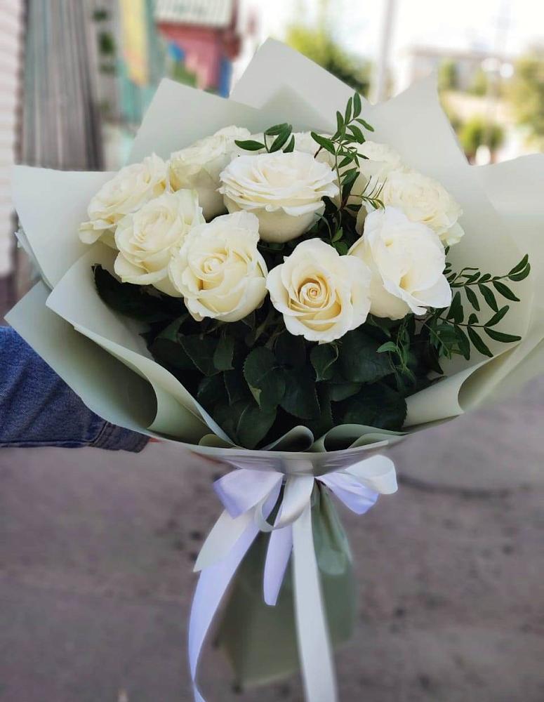 Букет Белые розы Проуд в Орске