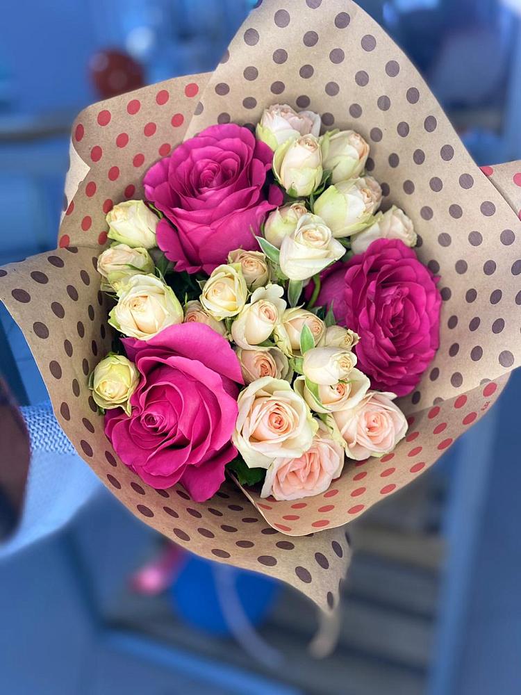 Букет цветов из: Розы в Орске