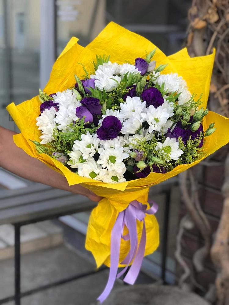 Букет цветов из: Ирисы, Хризантемы и Ромашки в Орске