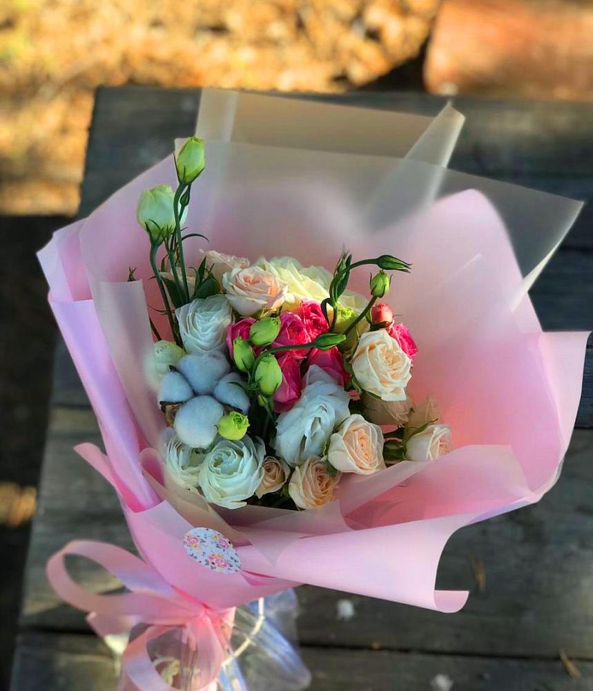 Букет цветов из: Розы и Лизиантусы в Орске