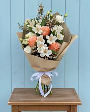 Букет цветов из:  Альстромерии, Лизиантусы, Розы и Хризантемы #REPLACE_PRED# Орске