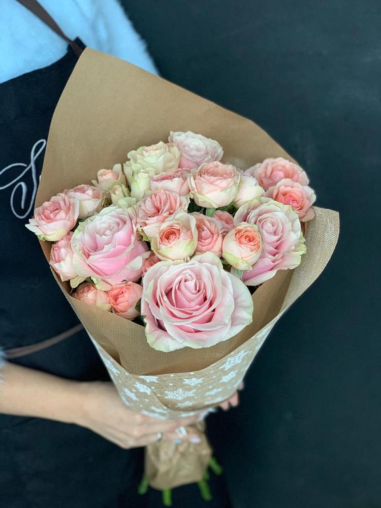 Букет цветов из: Хризантемы и Розы в Орске