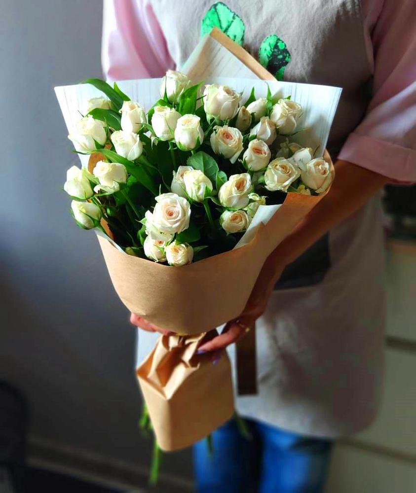 Букет цветов из: Розы в Орске