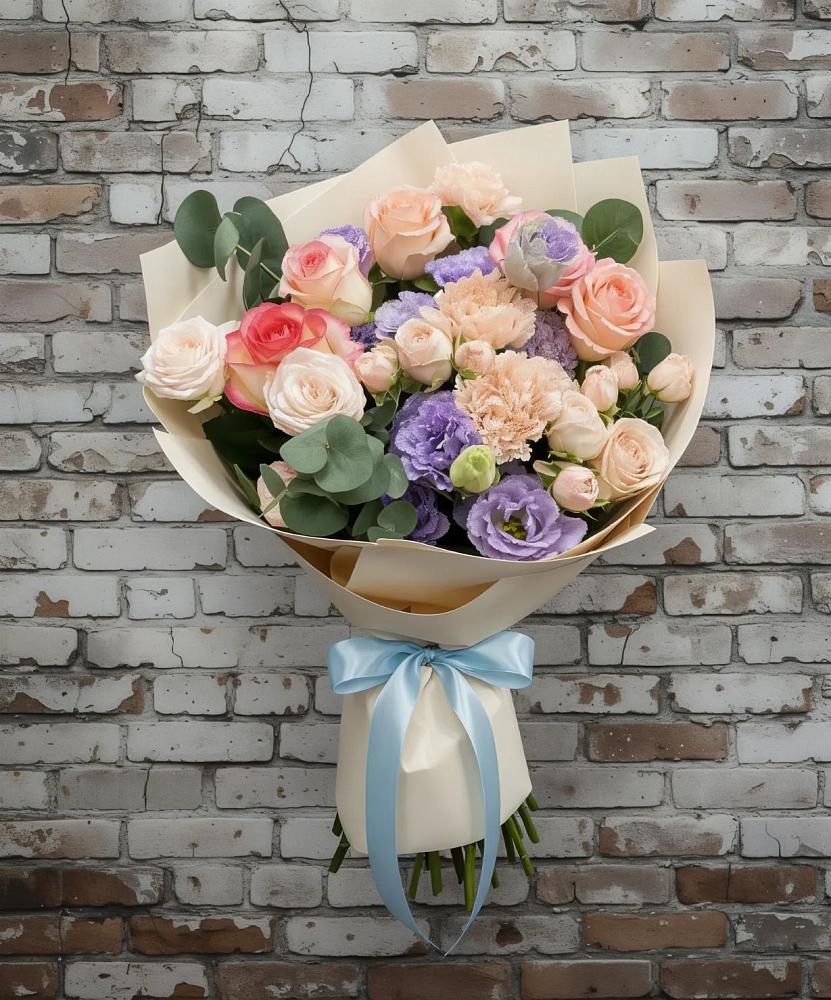 Букет цветов из: Розы, Лизиантусы и Гвоздики в Орске