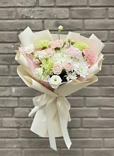 Букет цветов из:  Гвоздики, Розы, Лизиантусы и Хризантемы #REPLACE_PRED# Орске