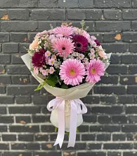 Букет цветов из:  Герберы и Хризантемы в Орске