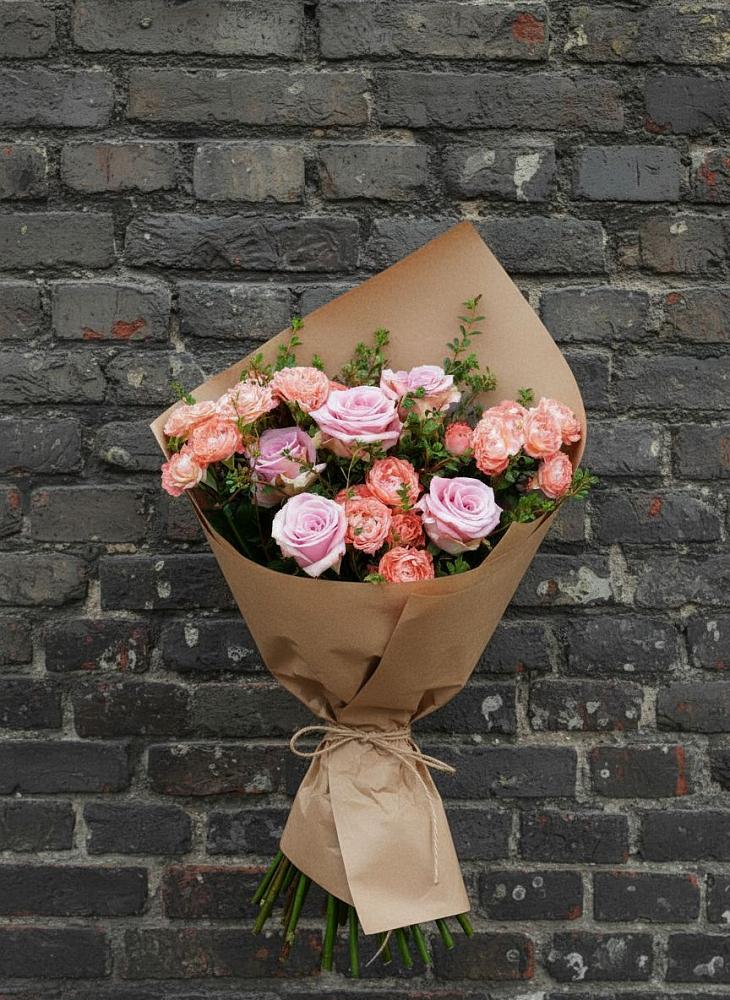 Букет цветов из: Розы в Орске