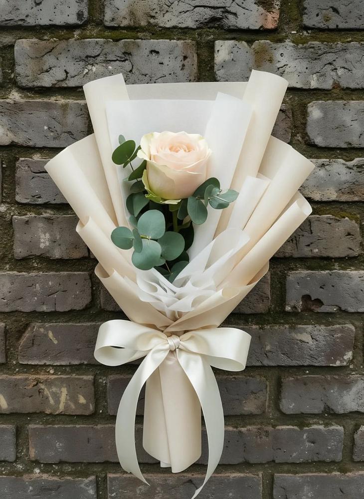 Букет цветов из: Розы в Орске