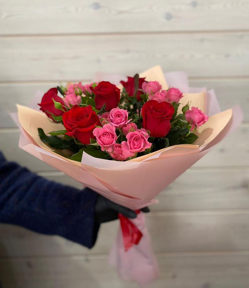 Букет цветов из: Розы в Орске