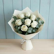 Букет Белые розы в Эвкалипте в Орске