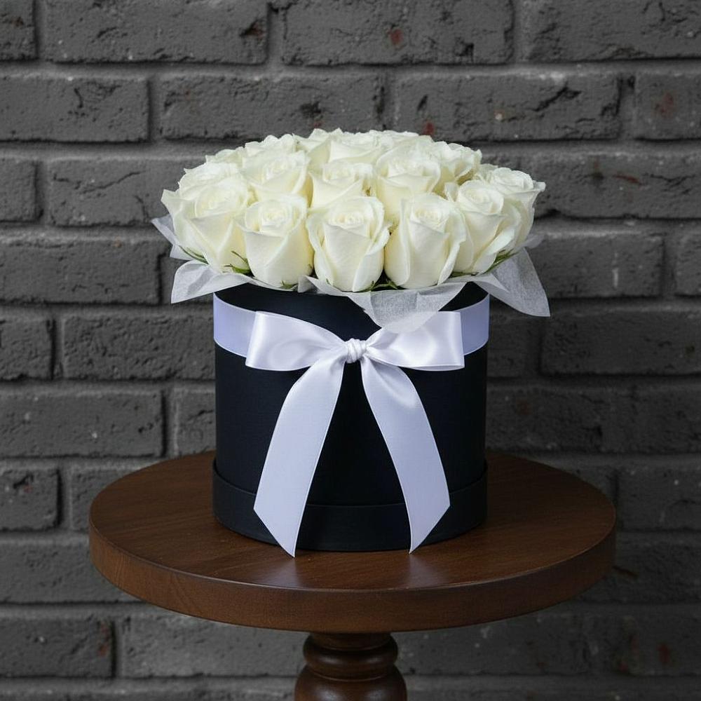 Цветочная композиция из Розы в шляпной коробке в Орске