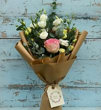 Букет цветов из:  Розы и Лизиантусы в Орске