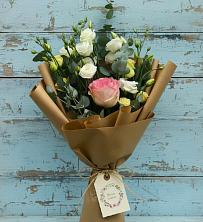 Букет цветов из:  Розы и Лизиантусы в Орске