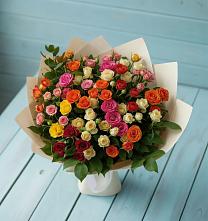 Букет Микс из разноцветных кустовых роз в Орске