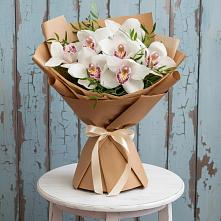 Букет цветов из:  Орхидеи и Розы в Орске