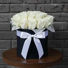 Цветочная композиция из Розы в шляпной коробке в Орске